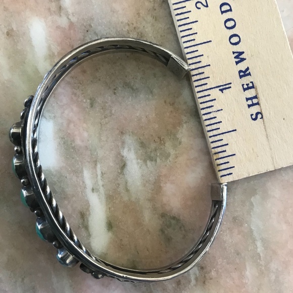 Vintage turquoise silver cuff bracelet - Picture 7 of 9